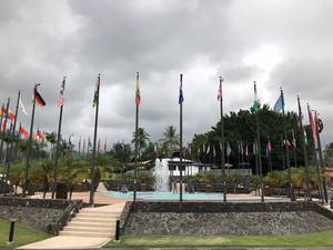 Der zentrale Flaggen- und Gebetsplatz der University of the Nations, Kailua-Kona (Hawaii) Â© BQ/Thomas Schirrmacher