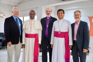 IIRF staff in ecumenical conversation with catholic Bishops (right: Christof Sauer) Â© BQ / Warnecke