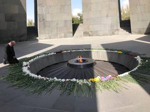 Photo: Thomas Schirrmacher kneels at the Armenian Genocide Memorial Complex Tsitsernakaberd in Yerevan Â© BQ/Schirrmacher
