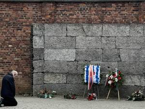 Photo: Thomas Paul Schirrmacher at the “Wall of Death” of the Memorial Ausch-witz I in Poland on March 18, 2024 © IIRF/Schirrmacher