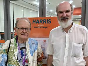Foto: George Verwer und Thomas Schirrmacher bei der Generalversammlung der WEA in Indonesien am 12. November 2019 © Thomas Schirrmacher