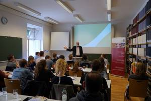 Photo: Thomas Schirrmacher during his lecture at the Syrian Institute of the University of Salzburg Â© BQ/Warnecke