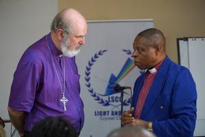Photo 5: Thomas Schirrmacher in discussion with Bishop James Allen Yaw Odico, Anglican Bishop of The Gambia and Chair of The Gambia Christian Council Â© BQ/Martin Warnecke